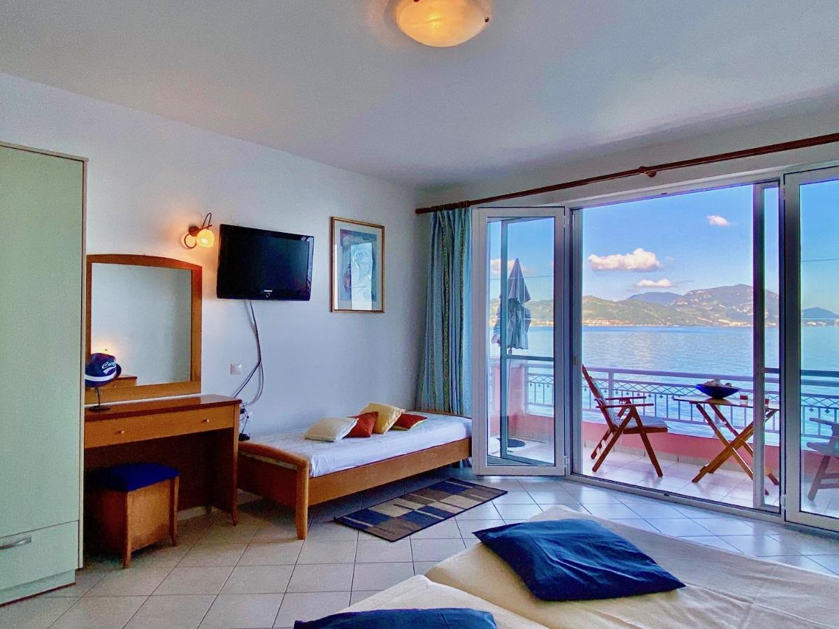 Seafront Villa Ourania Mesongi Ngoại thất bức ảnh
